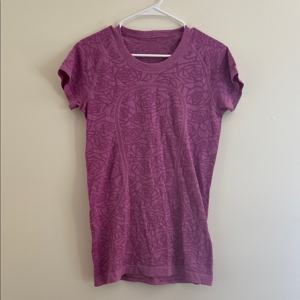 lululemon athletica Mauve Patterned Short Sleeve Tee